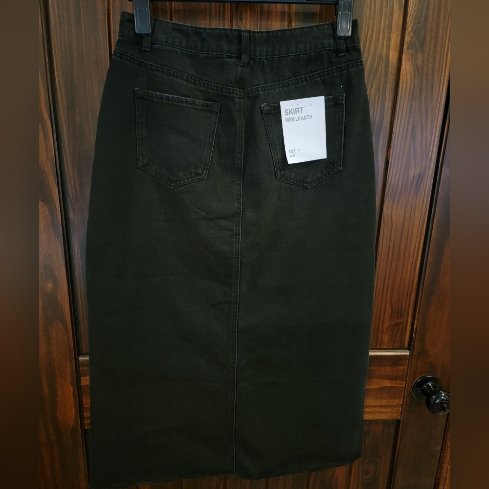 Indigo Rein Black Jean Skirt. Star Embellished - Picture 9 of 13